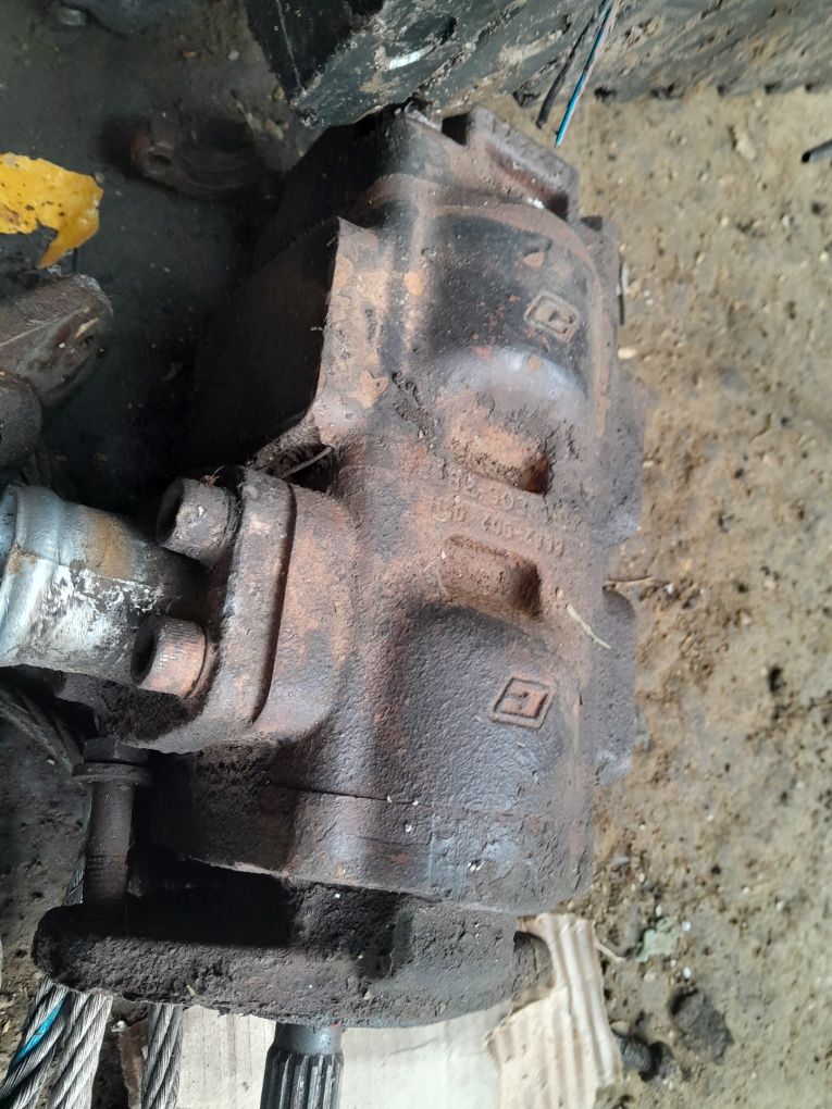 Pompa hidraulica buldoexcavator mf terex