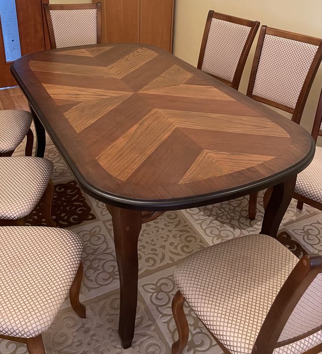 Продам Дубовый Гостиный Стол