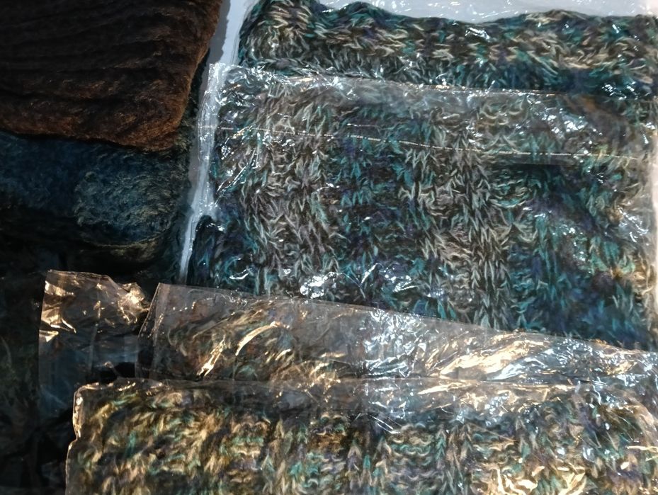 Unsprezece gulere de dama noi