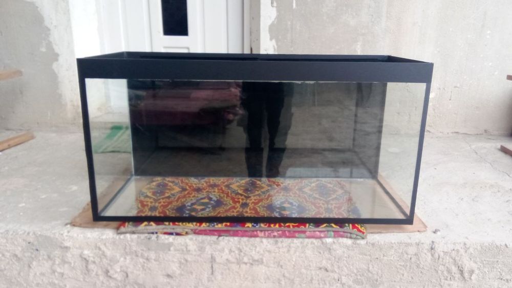 200 litirlik akvarium sotiladi