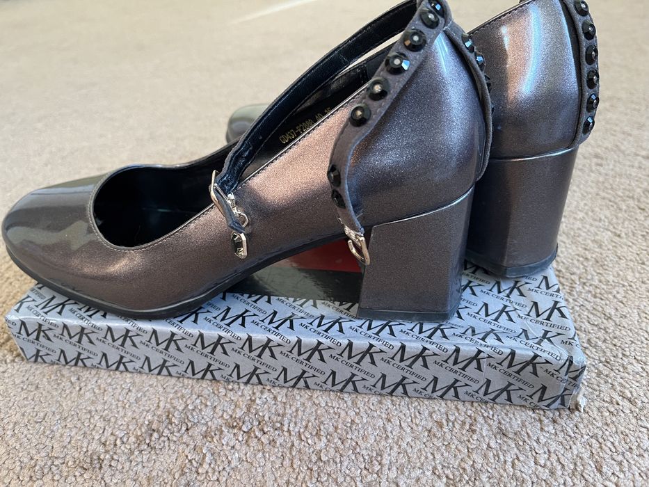 ТуфлиКрасивый цвет. Итальянские лакированные