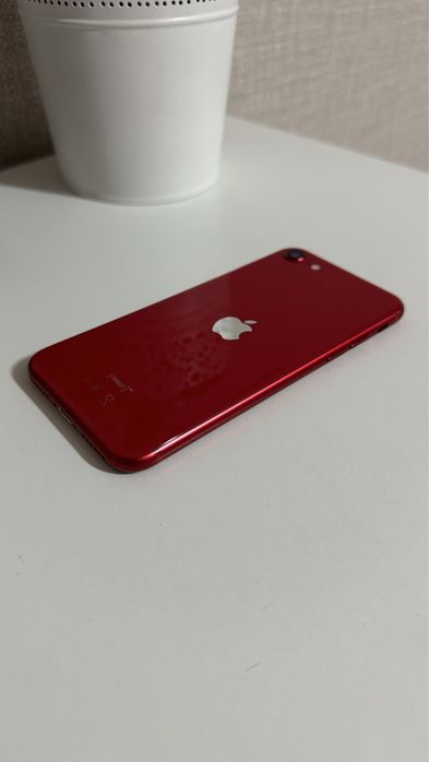 Iphone se 2022 красный