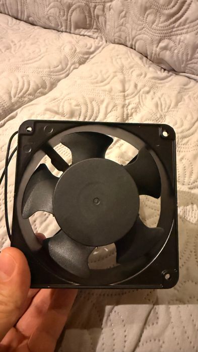 Ventilator 100x100