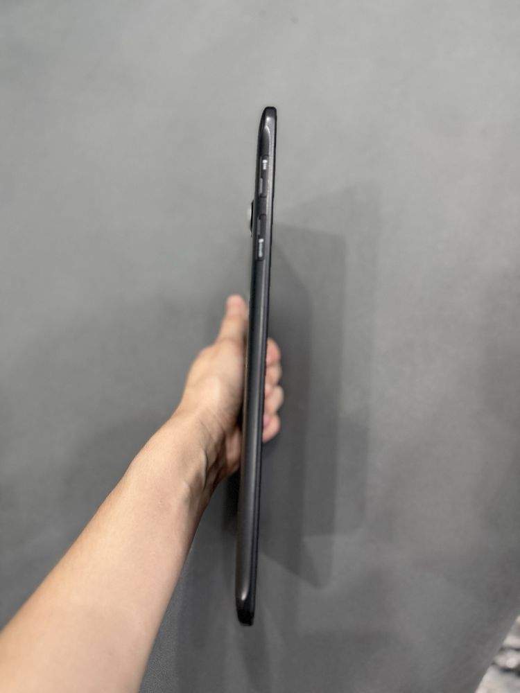 Samsung Galaxy Tab E (micro sd 16 гб) в отличном состоянии