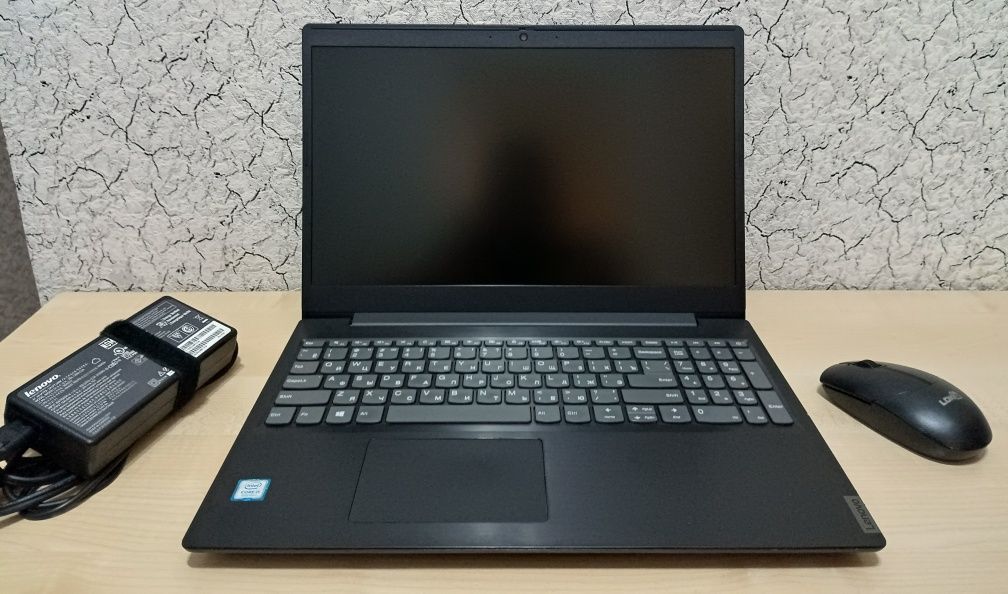 LENOVO Gaming 15,6" FHD/CORE™ i5-9300H/8GB/256GB NVMe+1TB/GTX 1650 4GB