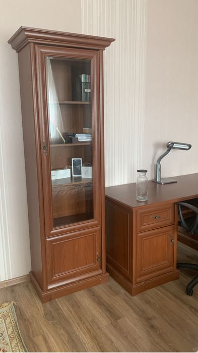 Столы журнальные и книжные шкафы столы