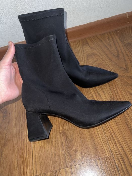 Черные Полусапожки от Stradivarius