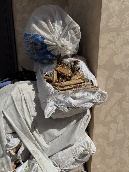 Дрова, опилки имеются в наличии