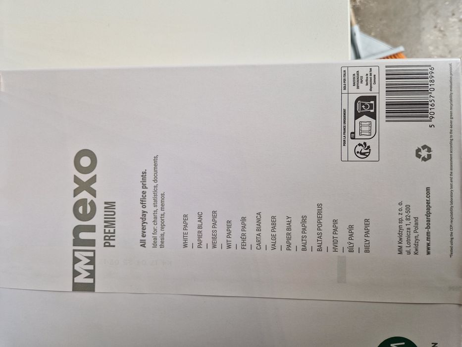 Vând 8 topuri hârtie A4, top 500 coli, ultra alb, culori bogate