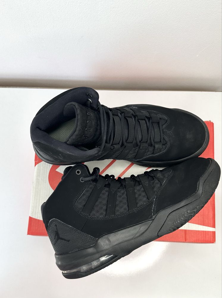 Jordan Max Aura  (43) Маратонки