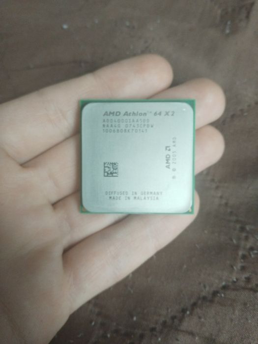 Продавам процесор AMD Athlon 64 X2 6000 сокет AM2
