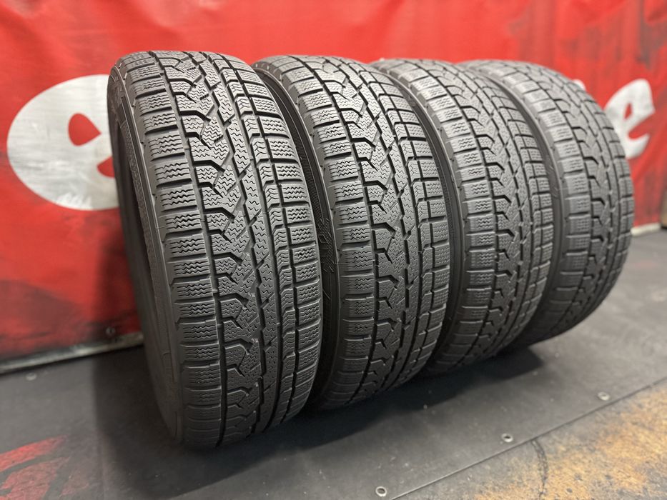 235 60 18, Зимни гуми, Kumho IZenRV, 4 броя