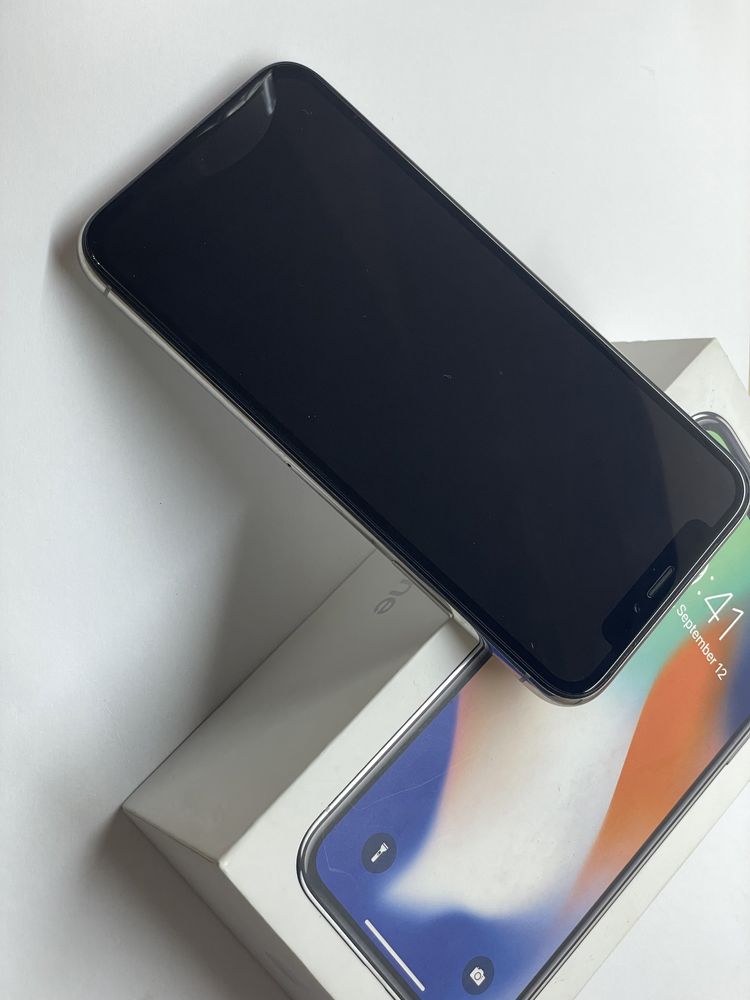 iPhone  X на 256гб продам