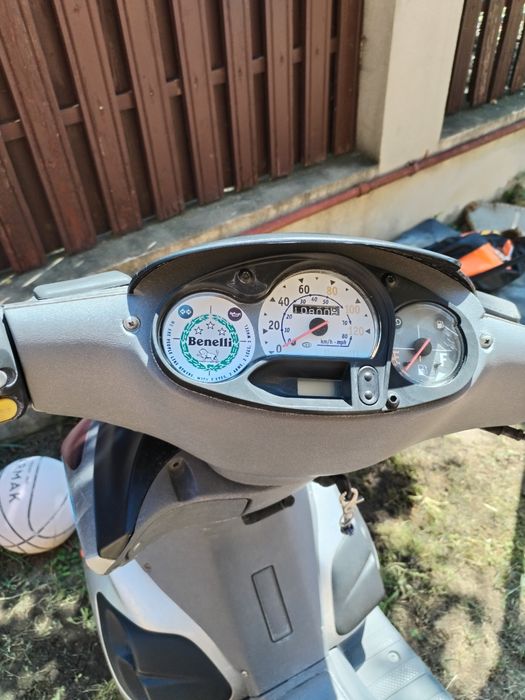 Scuter benelli 49 cm3