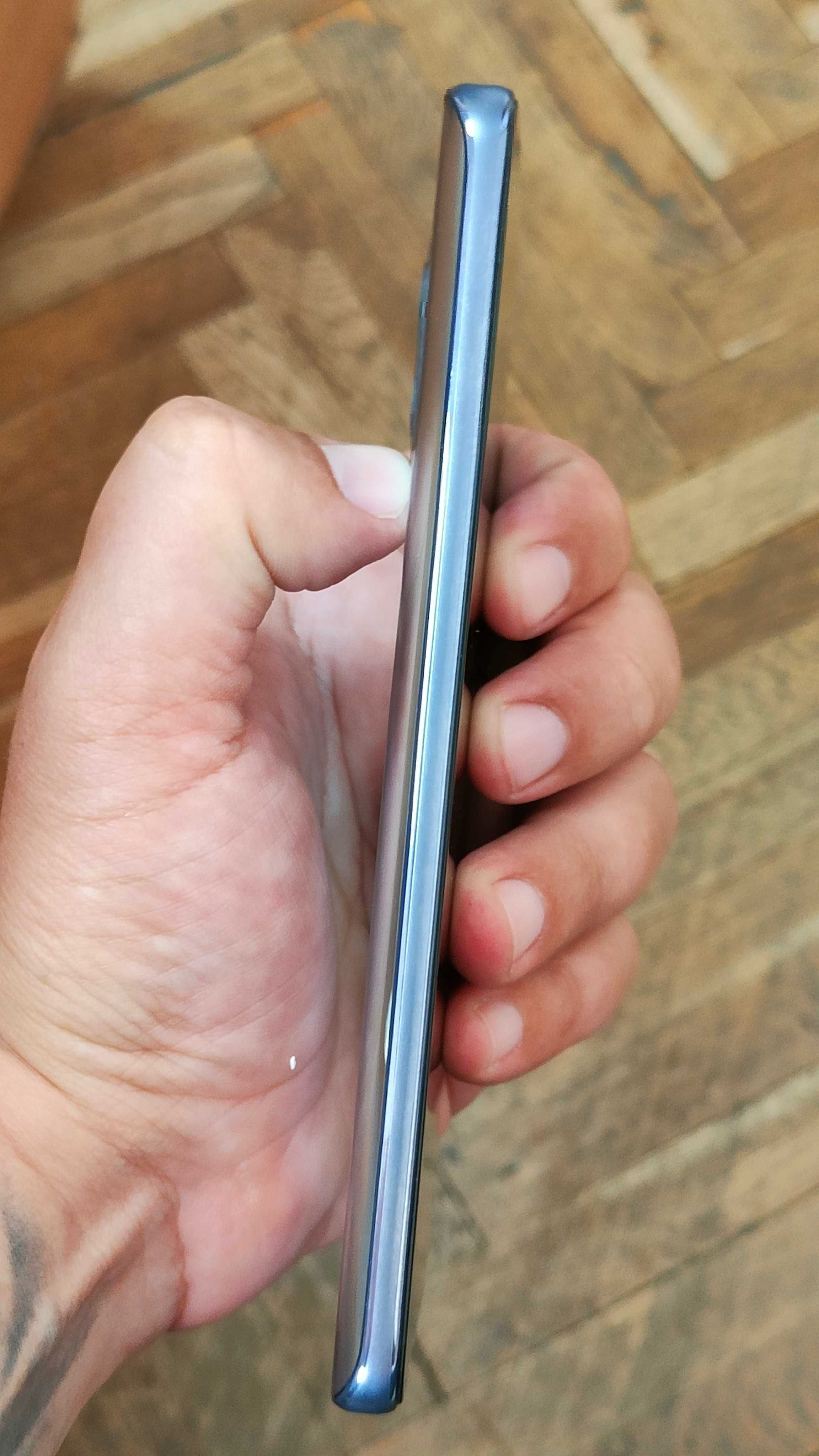 Huawei nova 8i .