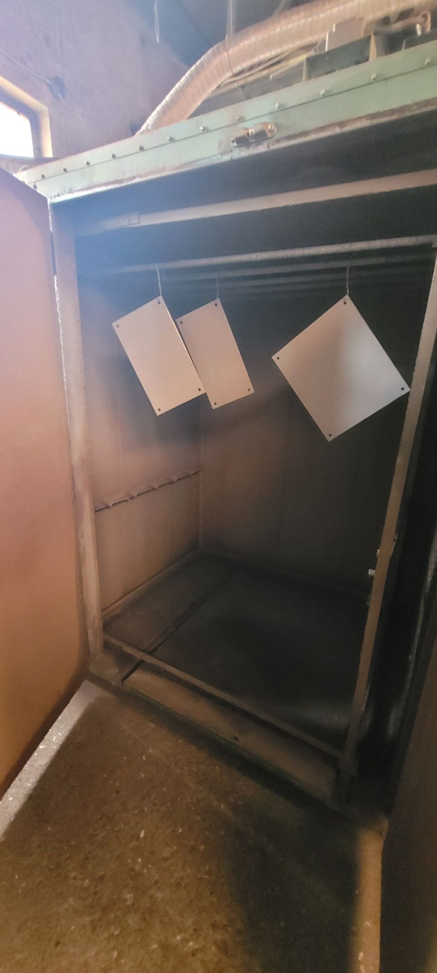 Cuptor vopsire electrostatica si cabina de suflat pulbere electrostati