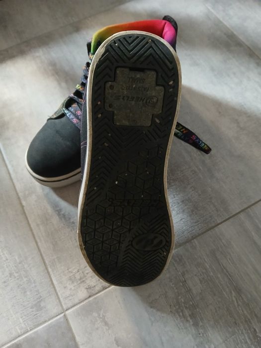 Heelys adidasi cu roti