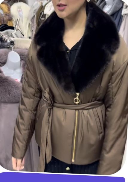 Продается куртка женская размер  не подошла , воротник норкаак48-52, н