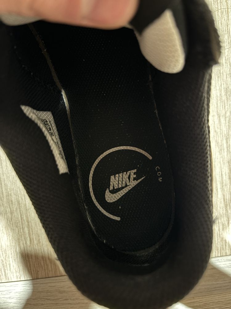 Кросовки Nike