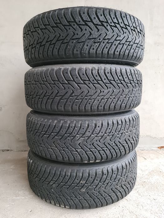 Set 4 anvelope de iarna in stare foarte buna Nokian 205/60R16 96T M+S