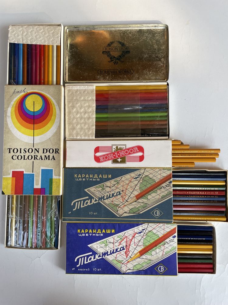 Колекция цветни моливи