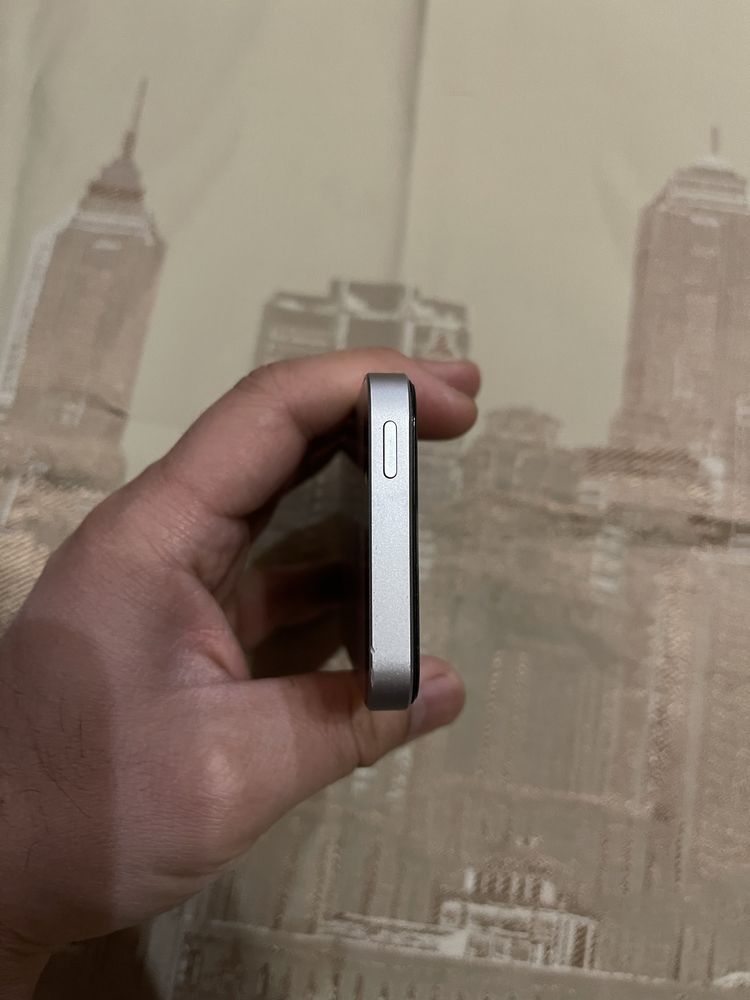 iPhone 5 SE RU/A Gray Space