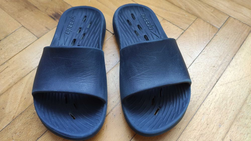 Продавам детски джапанки SPEEDO и PUMA, номер 34/35