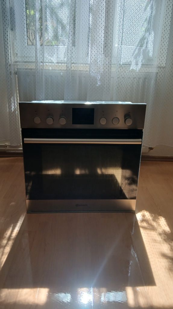 Cuptor electric+ plita vitroceramica Bauknecht, in stare foarte buna