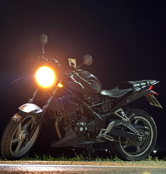 Чистый японец Honda CB250R
