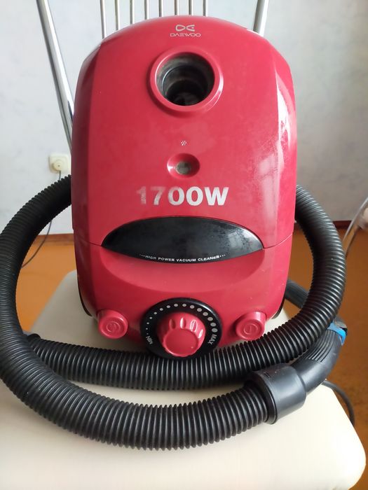 Продам пылесос в рабочем состояний