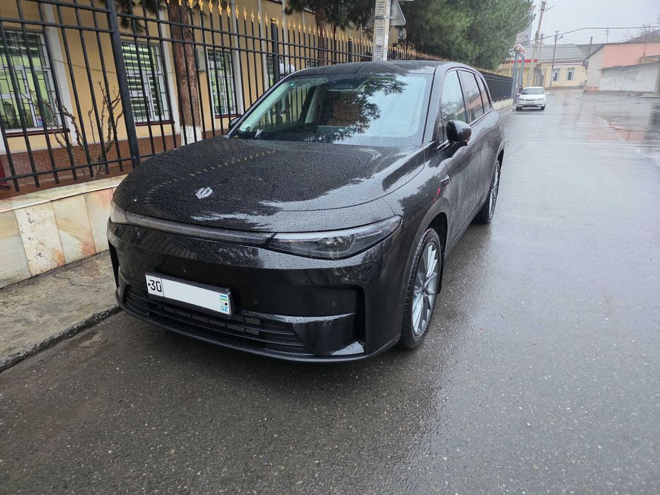 Продается гибридный автомобиль Leapmotor C10 Smart