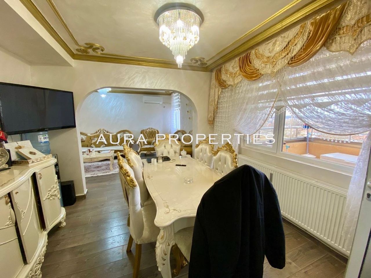 Продава се Тристаен апартамент в Разград, Васил Левски - 100 кв.м за 1326 €/кв.м - Снимка #2