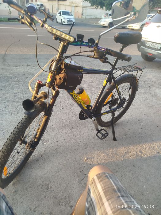 Продаётся срочно!!! Спортивный велосипед  полностью навороченный