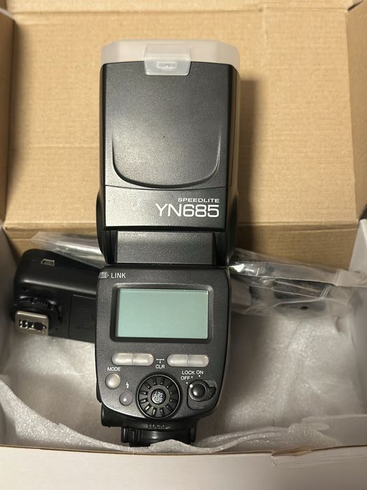 Светкавица Speedlite YN685