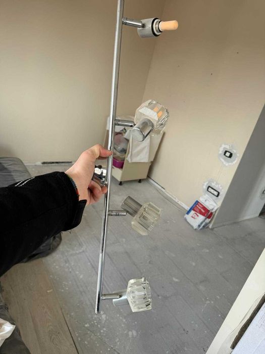 Lustre cu 3 si 4 abajururi - 120 de lei