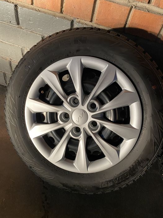 Зимние шины Nexen с железными дисками R15