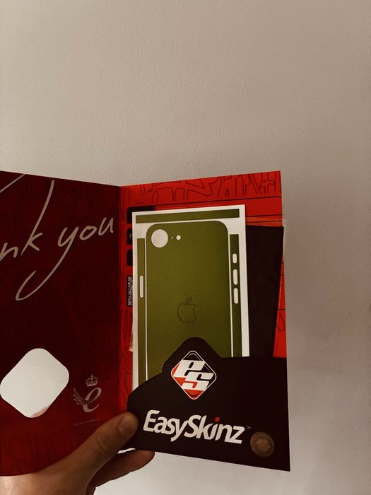 Skinuri pentru Iphone 16e Qskinz