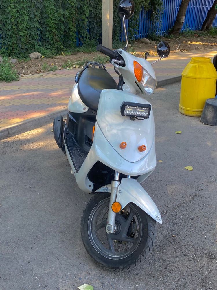 Мопед Honda Dio.