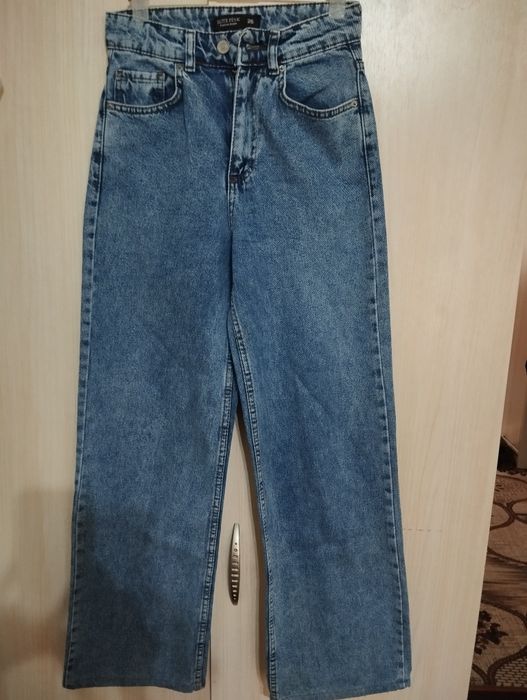 Джинсы на девочку отличном состоянии
