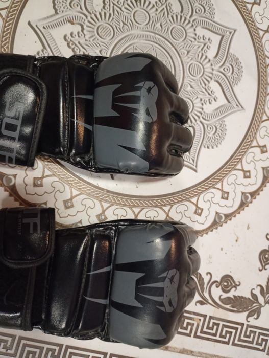 Mănuși box mma 11-12-13-14-15-mai departe