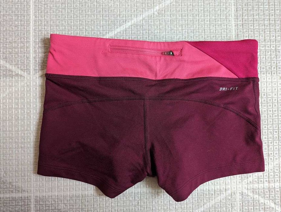 Дамски къси панталони Nike Dri-fit / Дамски къс Клин Nike S