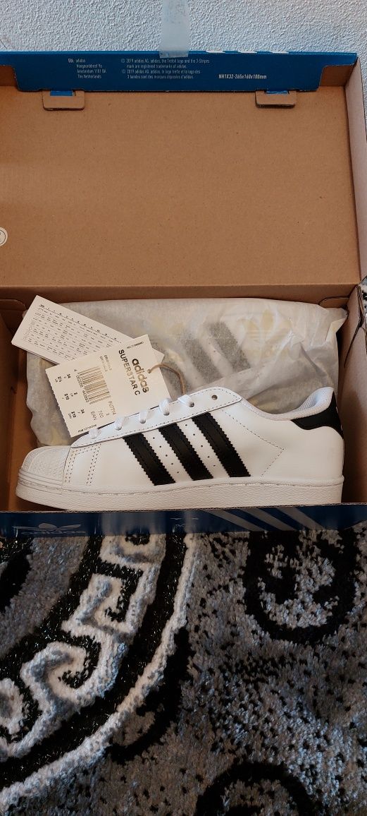 Adidaşi Superstar mărimea 34