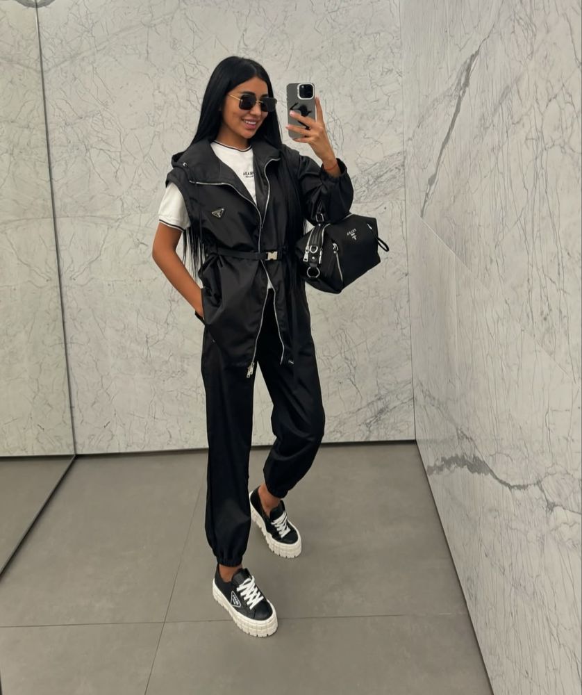 Продам новую двойку PRADA