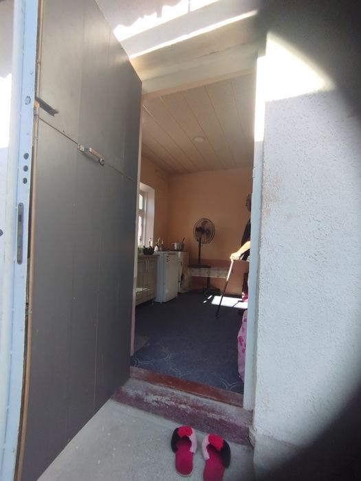 Бектемир ,центр 1.5 соту ховли 42.000