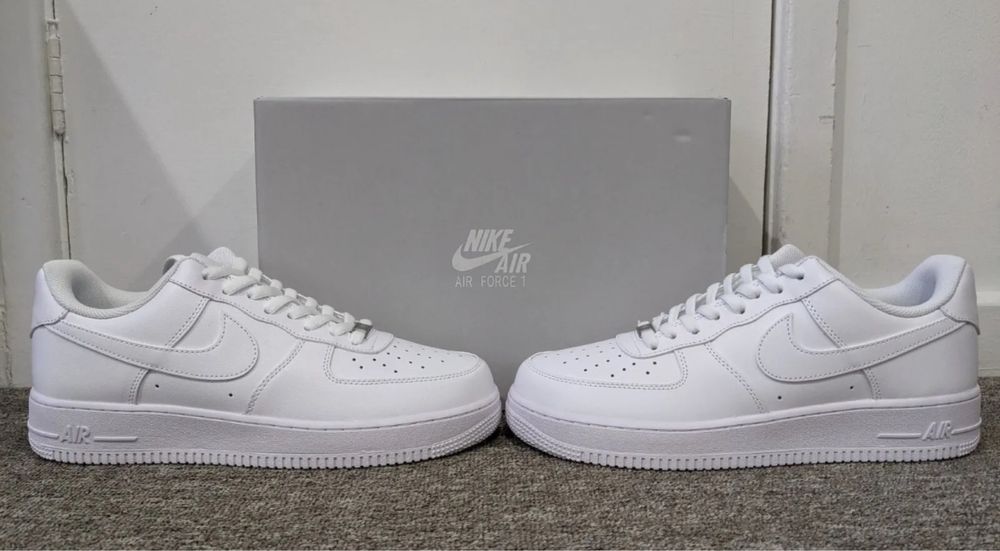 Nike Air Force 1 Low '07 Triple White Adidasi