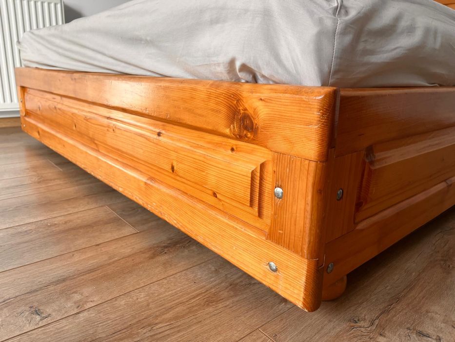 Pat matrimonial lemn masiv