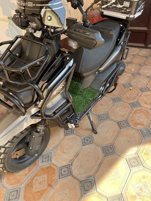 Tank skuter srochna sotiladi. Holati yangi 1500km yurgan.