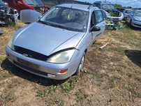 Dezmembrez ford focus 1