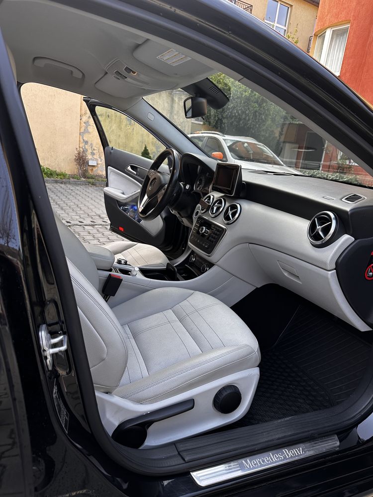 Mercedes Benz A180 automat 1.6 benzina, an 2013