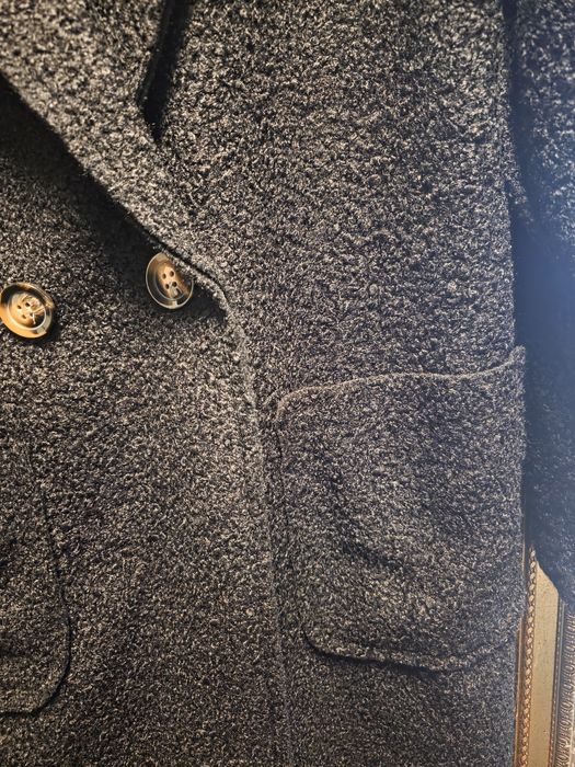 Чисто ново италиански палто страхотно